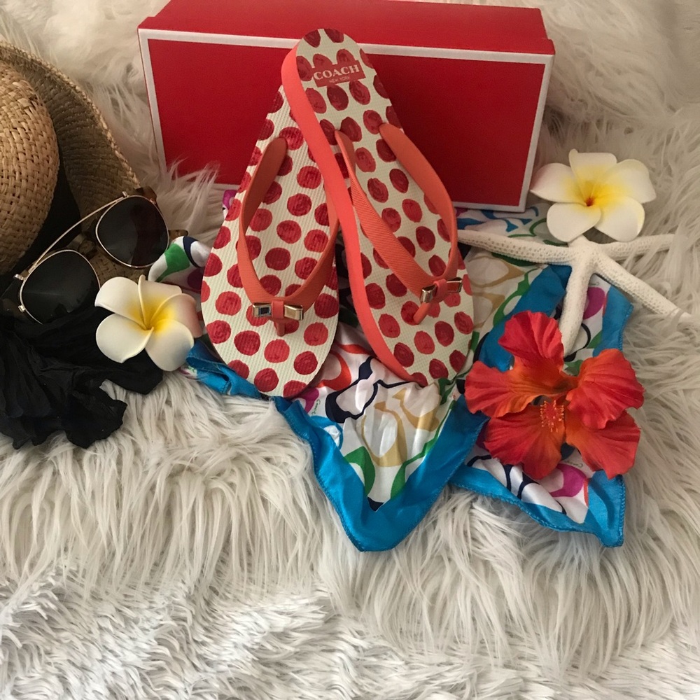 Authentic COACH Signature Bow new in original box - Picture 7 of 11